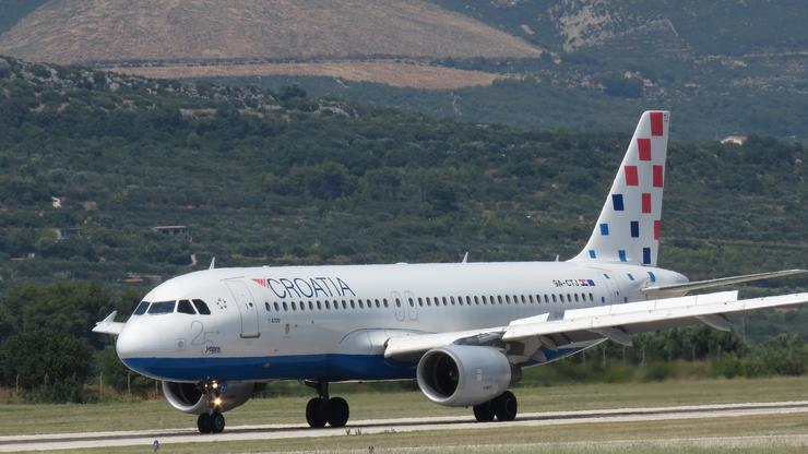 Avion Airbus A320 kompanije Croatia Airlines