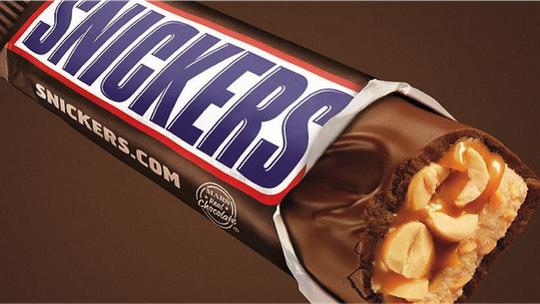 Čokoladica Snickersa u omotu