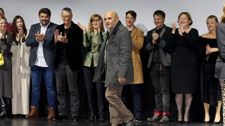 The premiere of the film "Heavens Above" by Srdjan Dragojevic was held in Kombank Hal.Premijera filma "Nebesa" Srdjana Dragojevica odrzana je u Kombank dvorani.