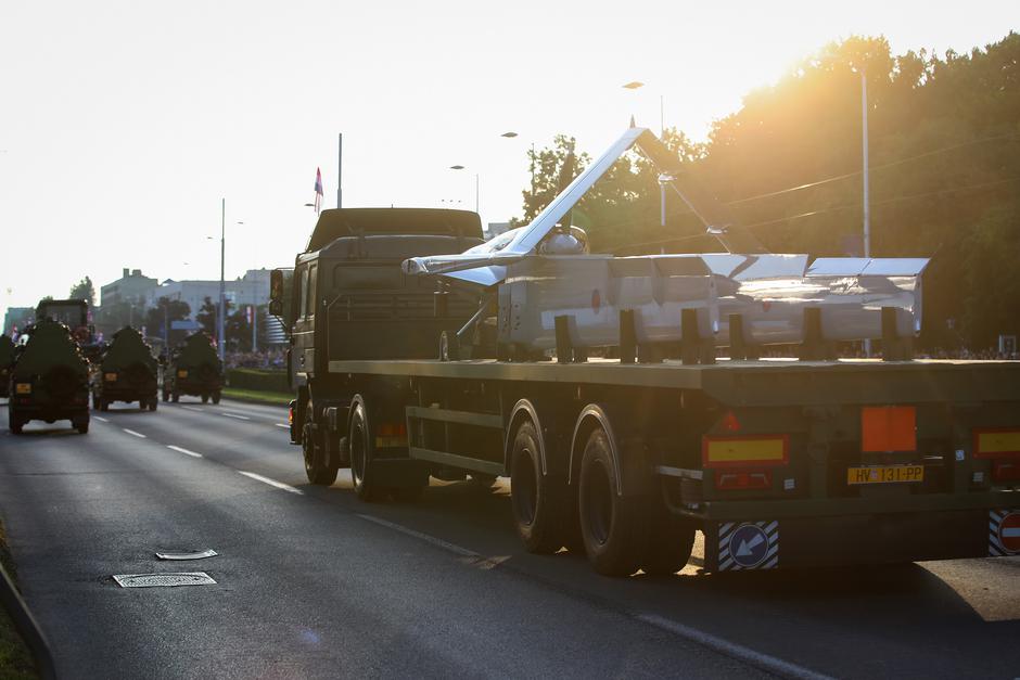 Zagreb: Na svečanom mimohodu prikazan prvi hrvatski dron Bayraktar | Author: Zeljko Lukunic/PIXSELL