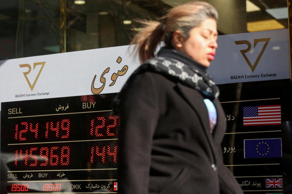 FILE PHOTO: FILE PHOTO: Aftermath of protests over a plunge in the currency's value | Author: Majid Asgaripour