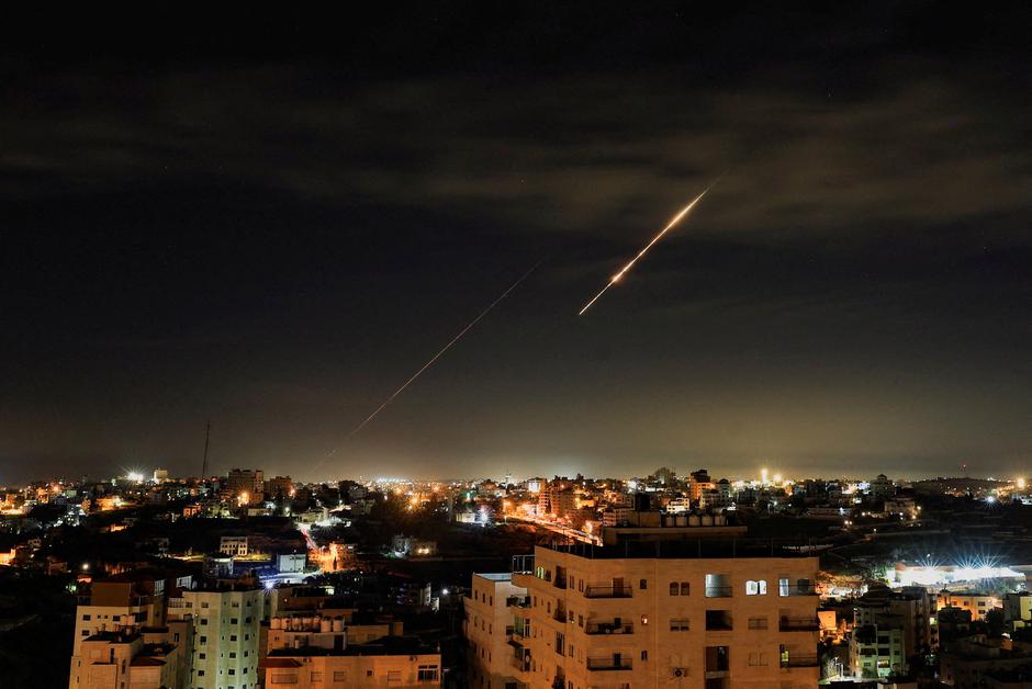 Iranian missiles fly towards Israel, as seen from Hebron | Author: Mussa Qawasma