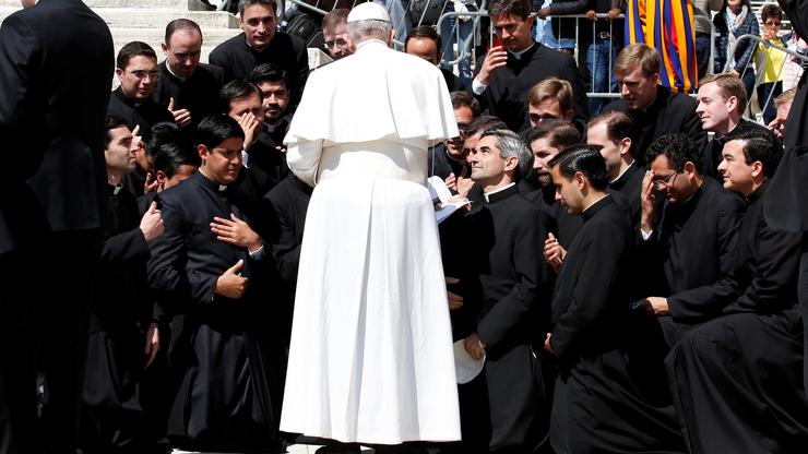 Papa Franjo sa svećenicima