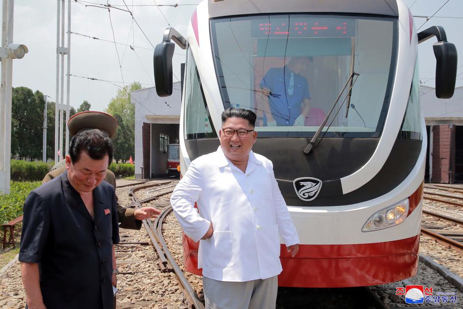 Kim Jong Un obilazi tvornice i mrijestilište somova u Sjevernoj Koreji