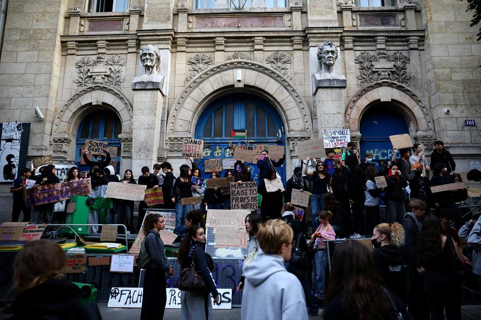 French high school students protest in France | Author: Sarah Meyssonnier