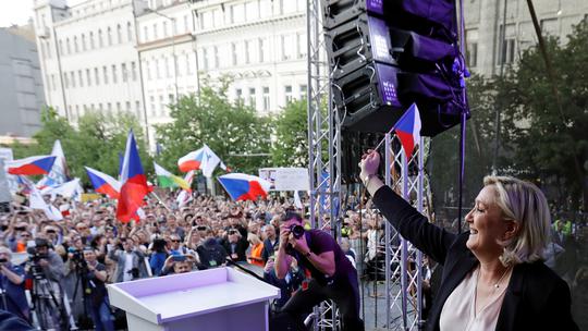 Marine Le Pen u Pragu
