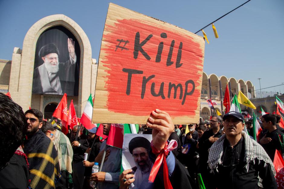 Tehran Iran Funeral Mourning | Author: Hossein Beris/MEI/SIPA
