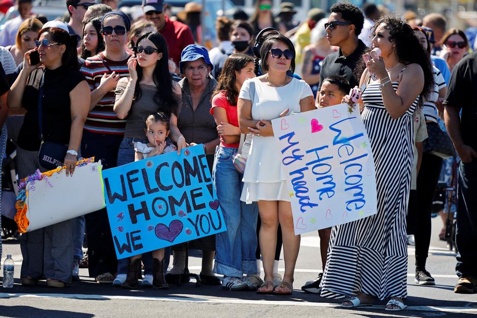 The US Navy Nimitz-class aircraft carrier USS Abraham Lincoln returns home following an extended deployment in the Middle East at Naval Base Coronado in San Diego | Author: Mike Blake