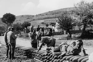 With the Serbians on the Salonika front Description: This shells are the supply for one battery only. Annotation: The Serbs at the front at Salonika. These shells are held by only one battery. Date: {1914-1918} Location: Greece, Thessaloniki Keywords: WWI