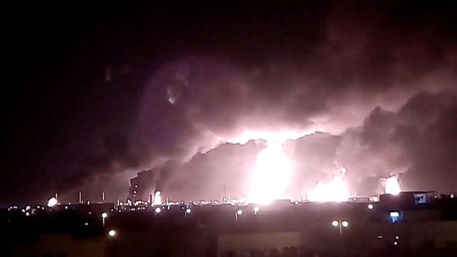 Bombardiranje rafinerije Harad u Saudijskoj Arabiji dronom