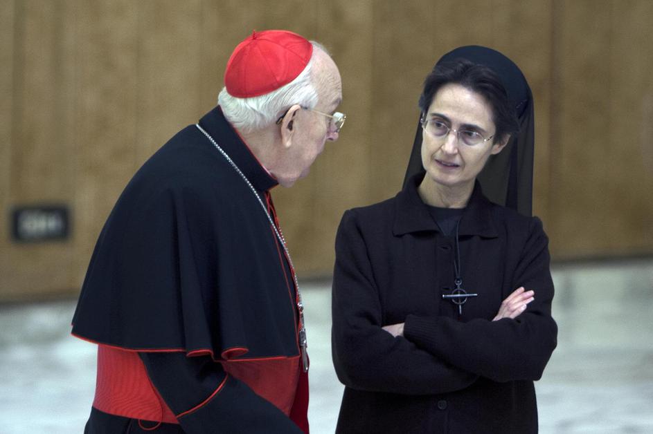 ITALY - POPE FRANCIS DURING AN AUDIENCE WITH THEEMPLOYEES OF VATICAN CITY STATE FOR THE EXCHANGE OF CHRISTMAS GREETINGS IN THE PAUL VI HALL IN VATICAN  - 2022/12/22