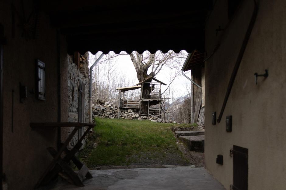 wooden cabin at Emile Soleil grand parents house in Le Haut-Vernet. After Police custody over the grandparents of Emile Soleil, a French toddler who went missing nearly two years ago, was lifted on March 27, 2025. Philippe Vedovini was detained with his w | Author: Profimedia