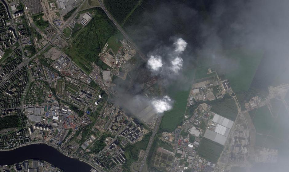 Satellite image shows smoke rising from the Wildberries facility in St Petersburg | Author: 2026 Planet Labs PBC/REUTERS
