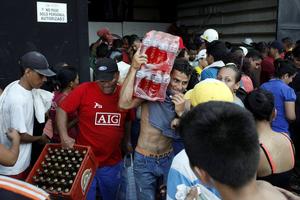 Pljačka hrane iz trgovina u Venezueli