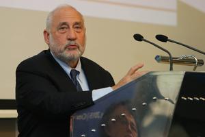 Joseph Stiglitz na dodjeli počasnog doktorata