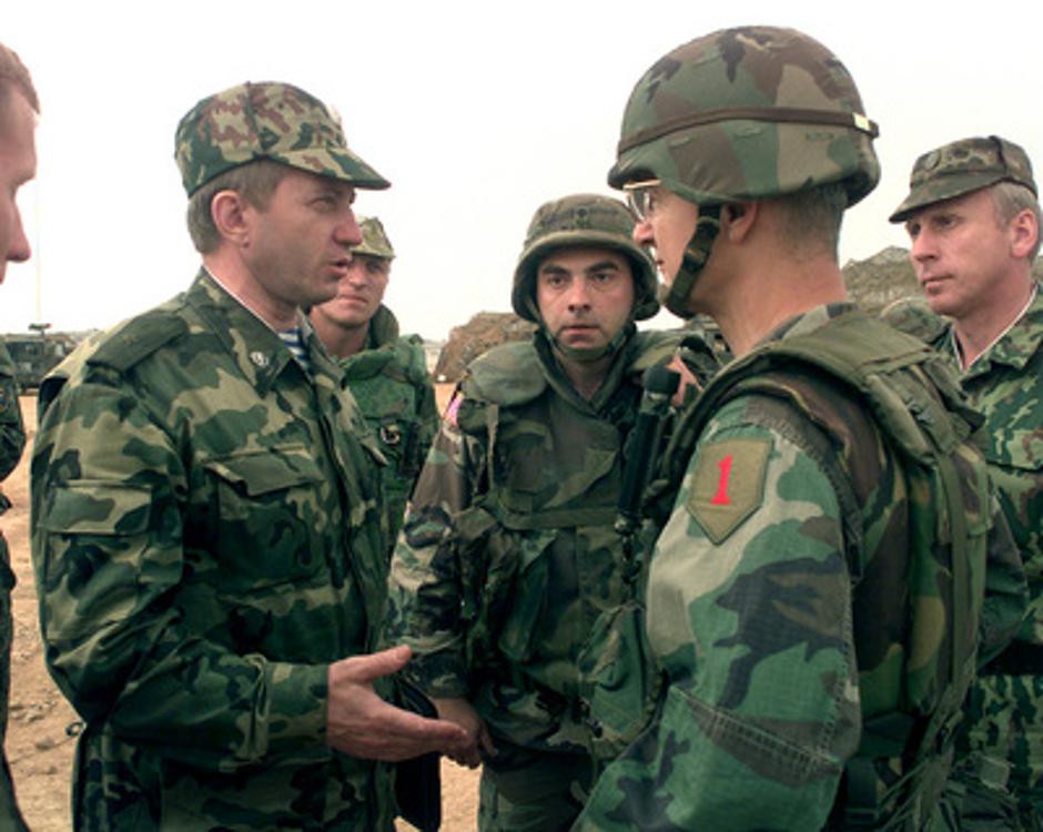Rat na Kosovu | Author: Department of Defense