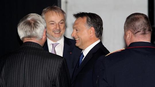 Zsolt Hernadi (lijevo) i Viktor Orban (desno)