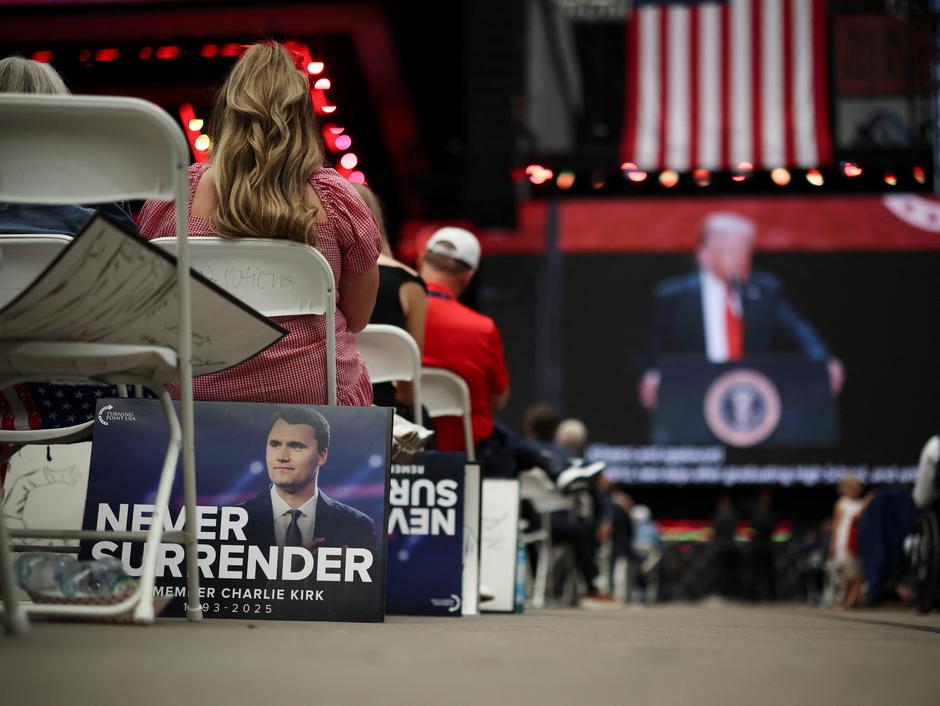 Memorial service for slain conservative commentator Charlie Kirk, in Glendale | Author: CARLOS BARRIA/REUTERS