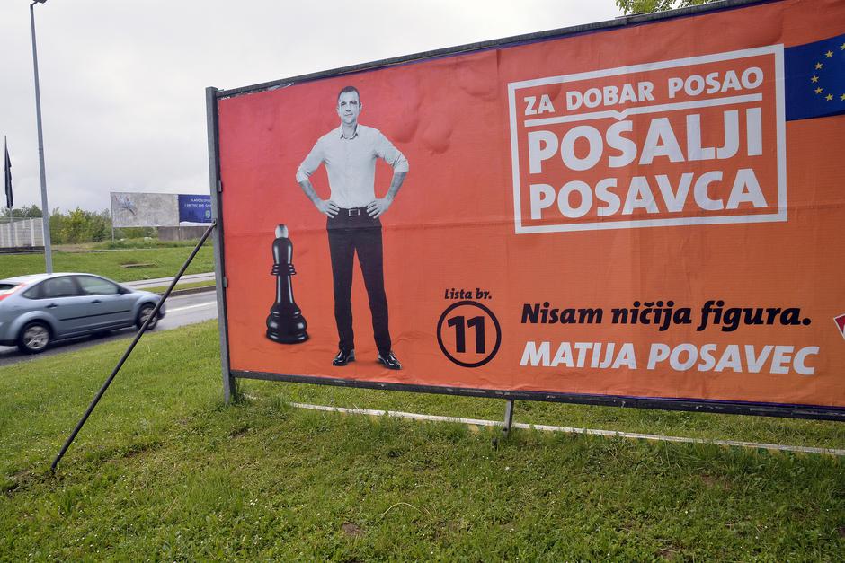 Sisak: Predizborni plakati kandidata za Europski parlament | Author: Nikola Cutuk (PIXSELL)