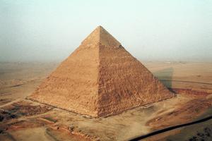 Ilustracija drevnih piramida