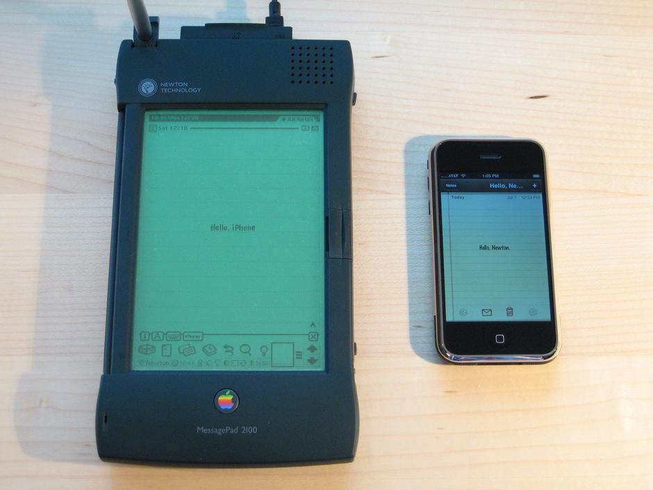 Apple Newton i iPhone | Author: Wikipedia