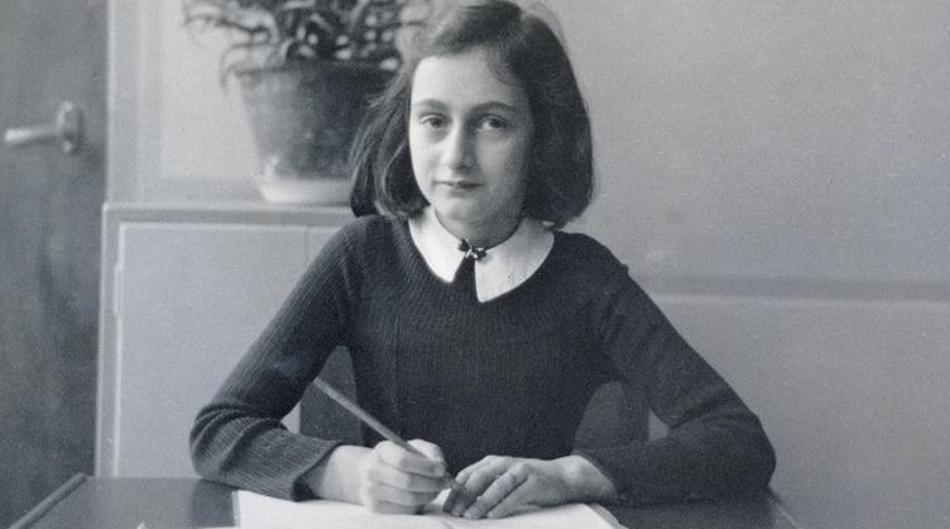 Tajna dnevnika Anne Frank: Dvije stranice zalijepljene sme&dstrok;im papirom i pet koje se desetlje&cacute;ima skrivalo