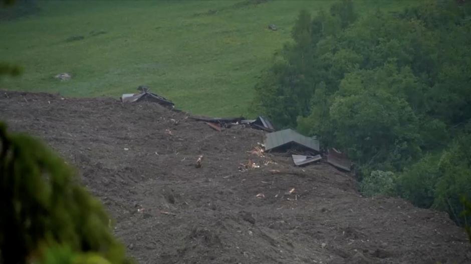 Mud and rock bury Swiss village after glacier collapse | Author: KEYSTONE-SDA/REUTERS
