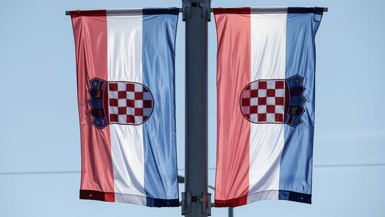 Zagreb: Izvješena zastava RH s pogrešno okrenutim grbom