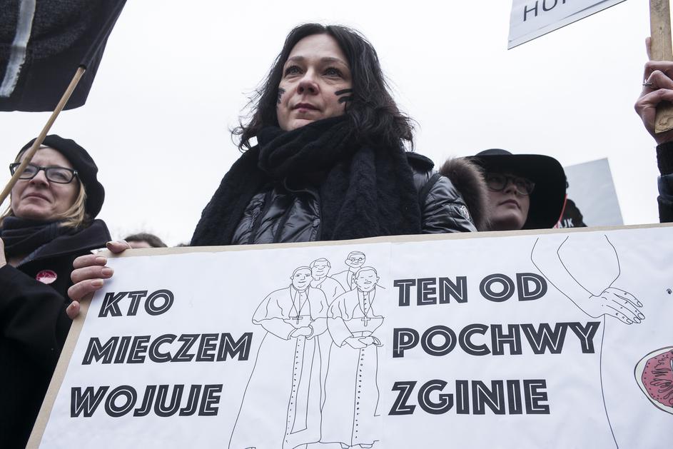 Prosvjed protiv strogog zakona o abortusu u Poljskoj