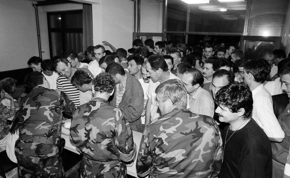 Zagreb: Povratak zarobljenika iz Srpskih logora, 15.08.1992.