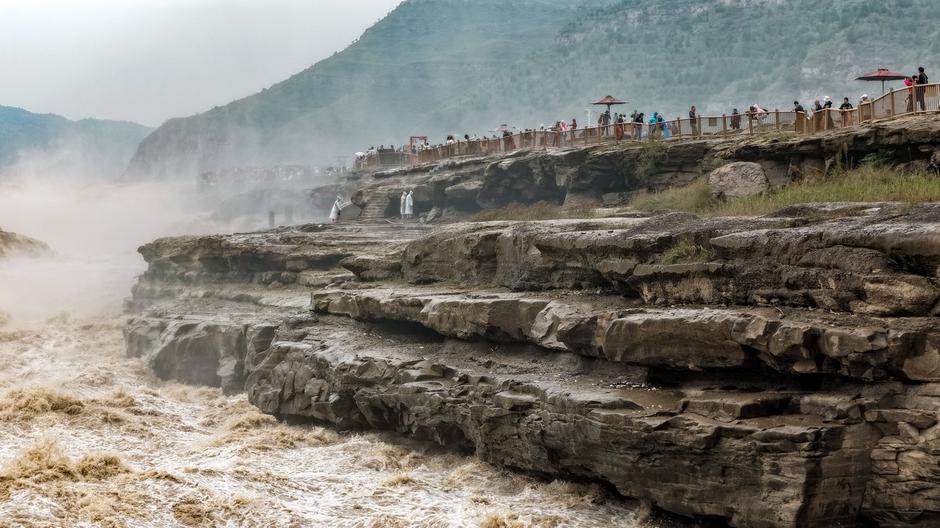 YAN AN, CHINA - SEPTEMBER 20: The water volume of the Hukou Waterfall on the Yellow River increases significantly due to | Author: Profimedia