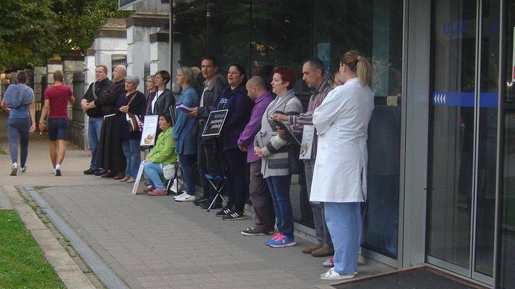 Organizacija "40 dana za život" u sačekuši pred bolnicom u Vukovaru