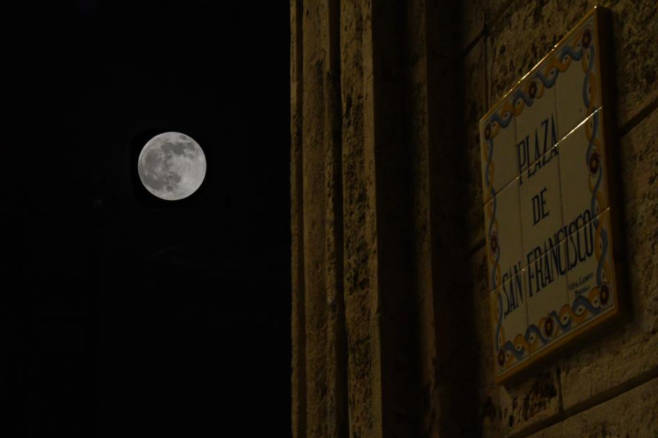 CUBA HAVANA MOON