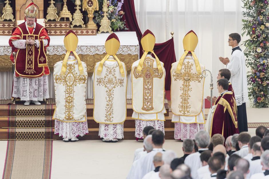 Society of Saint Pius X consecrates four new bishops without Vatican's approval | Author: Cyril Zingaro/EPA