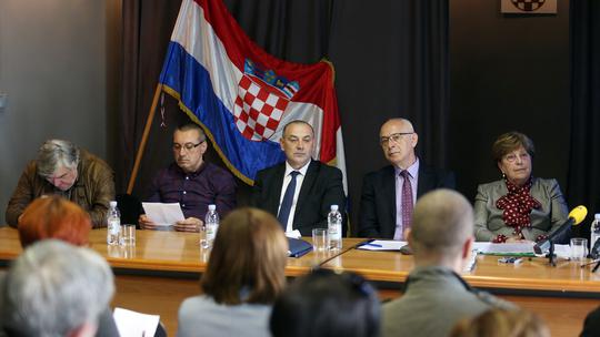 Okrugli stol Udruge 100-postotnih HRVI o reformi obrazovanja