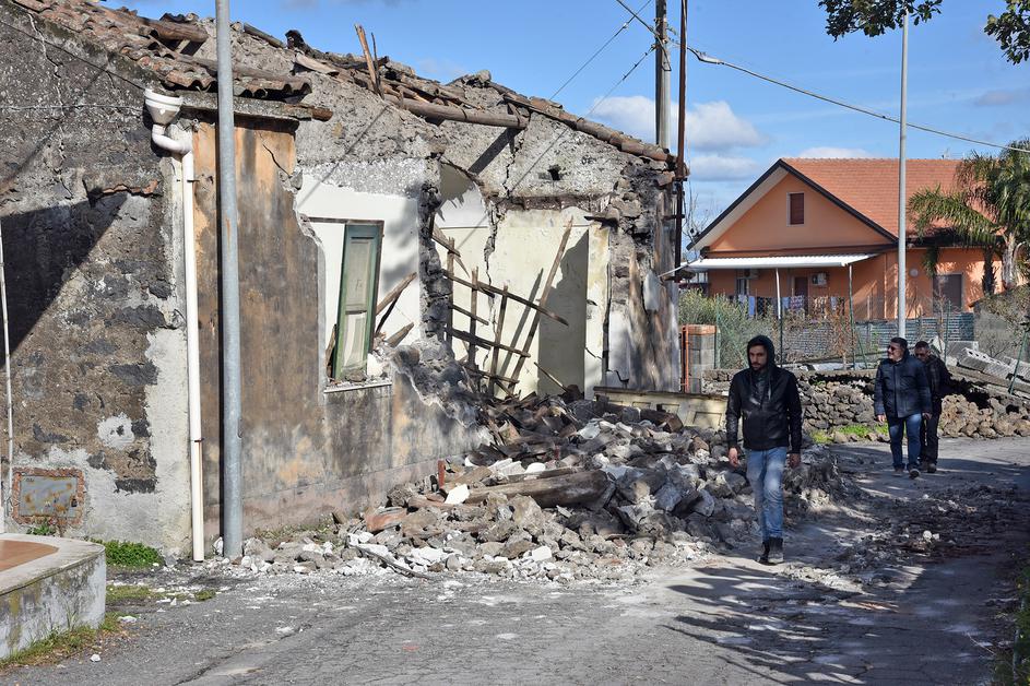 Razorena okolica Catanije nakon potresa zbog buđenja Etne