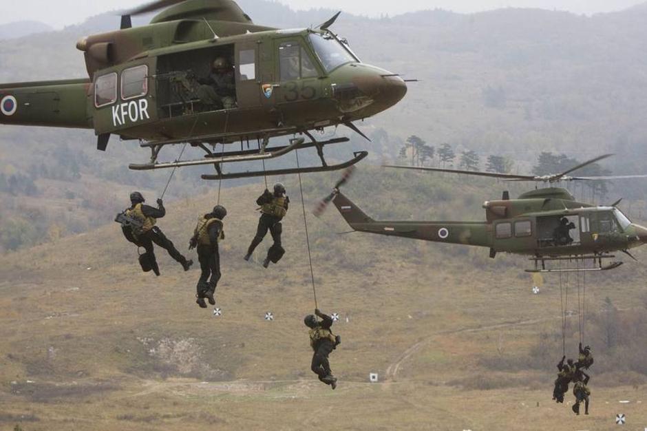 Pakistanski vojnici silaze iz helikoptera | Author: Wikipedia