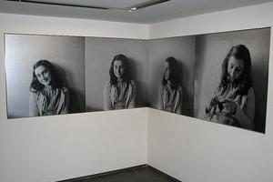 Fotografije Anne Frank na izložbi