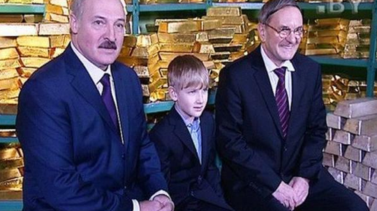 Aleksandar Lukašenko sa sinom Koljom