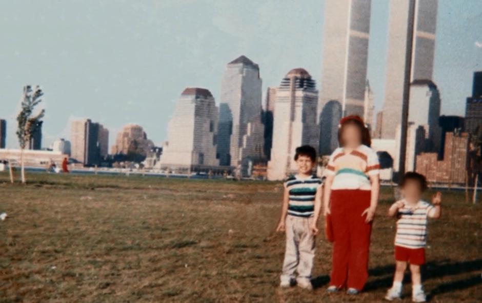 Zak Ebrahim, sin terorističkog napadača na WTC, on s bratom i sestrom 1993. | Author: Screenshot