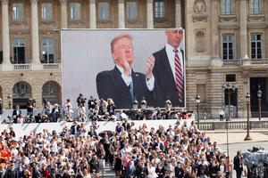 Trump na mimohodu u Parizu