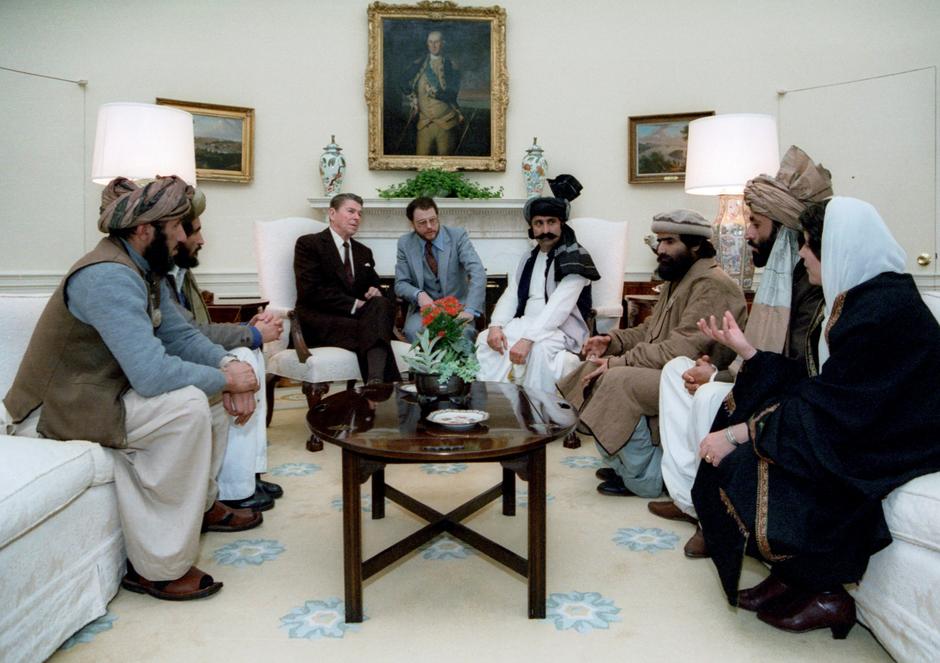 Ronald Reagan s mudžahedinima u Bijeloj kući 1983. | Author: public domain