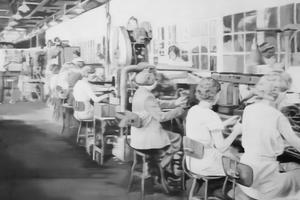 Radnice u tvornicama