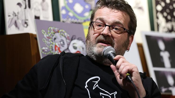 Zagreb: Predstavljanje knjige "Osamotne okolnosti" riječkoga multimedijalnog umjetnika Envera Krivca 