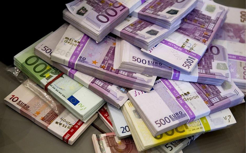 Novac, svežnjevi eura | Author: Pixabay