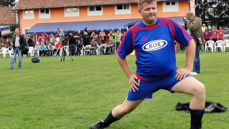 Virovitica: Humane zvijezde odigrale dobrotvornu nogometnu utakmicu