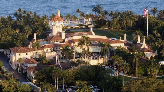 Photo Flash | Trump, Zelensky meet in Florida on draft of peace plan