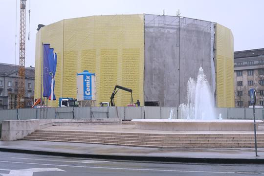 Zagreb: Novo zaštitno platno na Domu HDLU