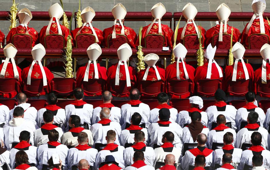 Svećenici na misi u Vatikanu | Author: REUTERS