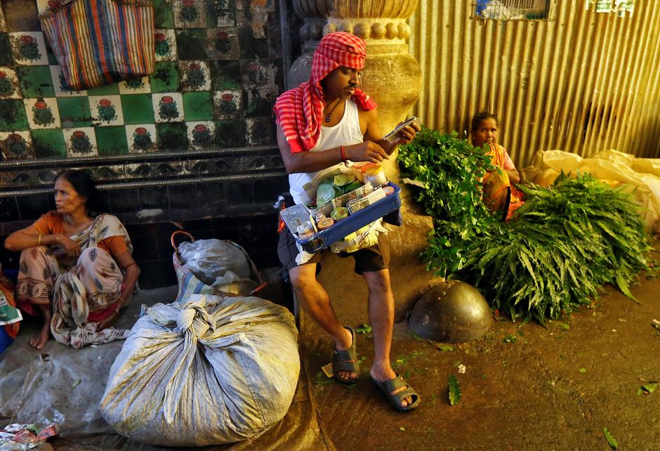 Prodavač betel oraha u Indiji | Author: RUPAK DE CHOWDHURI/REUTERS/PIXSELL